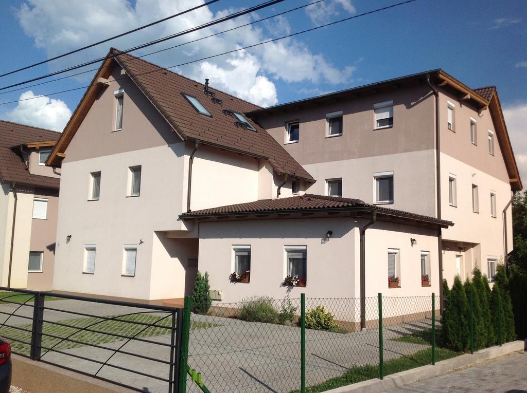 Bella Apartman Balatonfured Ruang foto